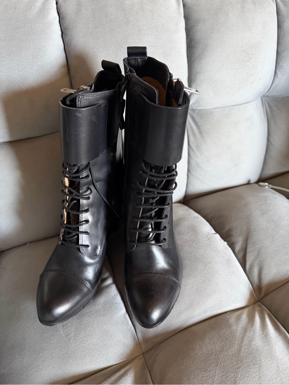 Vero Cuoio Black Lace-Up Leather Ankle Boots